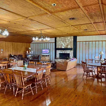Hotel Crc Ranch Retreat